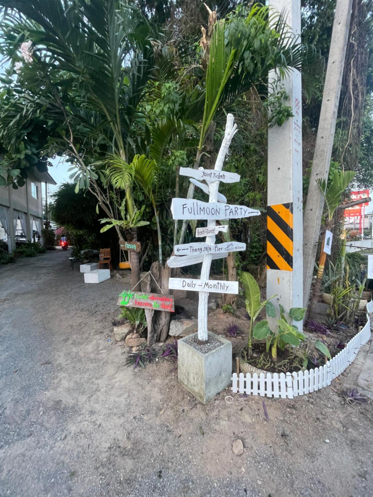 Phangan Guest House Thongsala Exterior photo